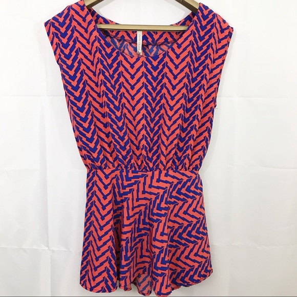 Paper Crane Tops - Paper Crane Sleeveless Chevron Peplum Keyhole Back
